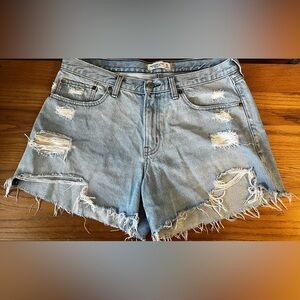 Abercrombie - Boyfriend mid-rise Jean shorts